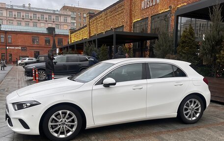 Mercedes-Benz A-Класс, 2019 год, 2 500 000 рублей, 5 фотография