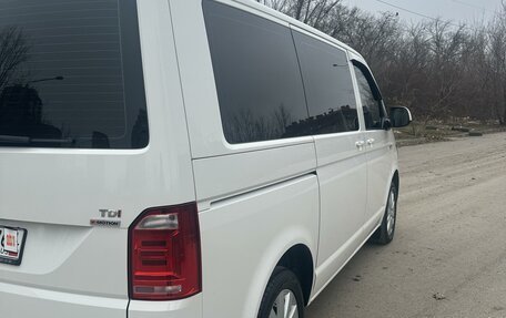 Volkswagen Caravelle T6 рестайлинг, 2015 год, 3 450 000 рублей, 12 фотография