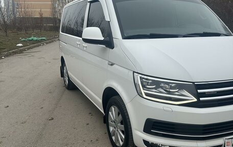 Volkswagen Caravelle T6 рестайлинг, 2015 год, 3 450 000 рублей, 6 фотография