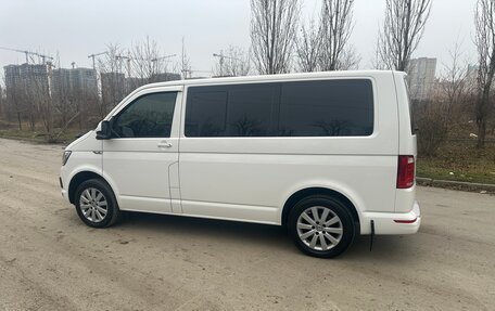 Volkswagen Caravelle T6 рестайлинг, 2015 год, 3 450 000 рублей, 16 фотография