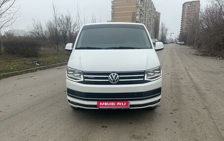 Volkswagen Caravelle T6 рестайлинг, 2015 год, 3 450 000 рублей, 5 фотография