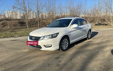 Honda Accord IX рестайлинг, 2013 год, 1 690 000 рублей, 13 фотография