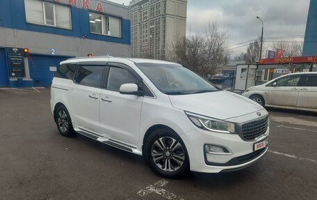 KIA Carnival III, 2019 год, 2 700 000 рублей, 4 фотография