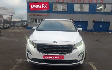 KIA Carnival III, 2019 год, 2 700 000 рублей, 3 фотография