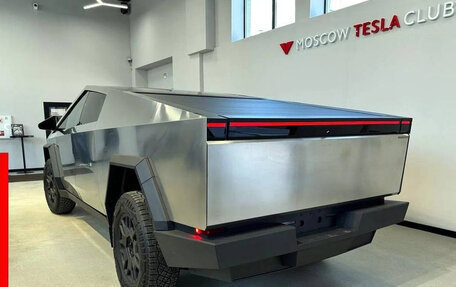 Tesla Cybertruck, 2024 год, 26 900 000 рублей, 5 фотография