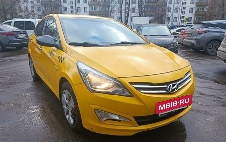 Hyundai Solaris II рестайлинг, 2015 год, 950 000 рублей, 3 фотография