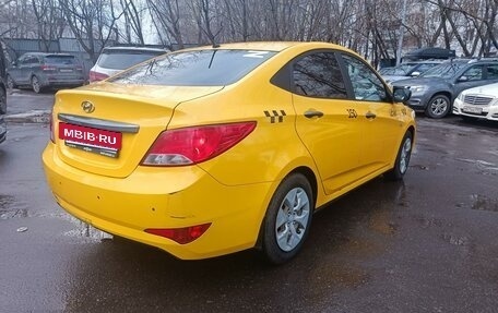 Hyundai Solaris II рестайлинг, 2015 год, 950 000 рублей, 5 фотография