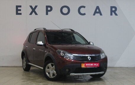 Renault Sandero I, 2013 год, 860 000 рублей, 2 фотография