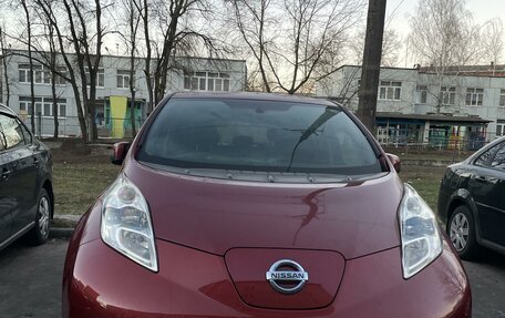 Nissan Leaf I, 2014 год, 899 999 рублей, 2 фотография