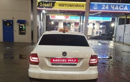 Volkswagen Polo VI (EU Market), 2017 год, 700 000 рублей, 2 фотография