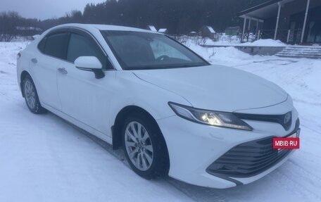 Toyota Camry, 2018 год, 2 300 000 рублей, 6 фотография