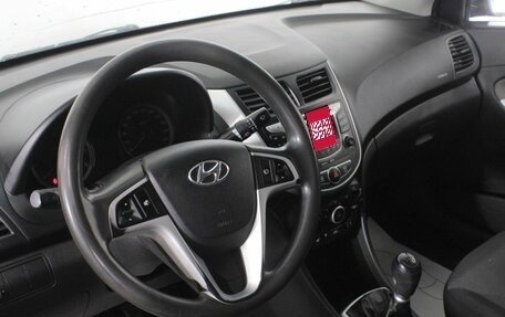 Hyundai Solaris II рестайлинг, 2012 год, 599 000 рублей, 13 фотография