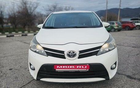 Toyota Verso I, 2013 год, 1 349 000 рублей, 15 фотография