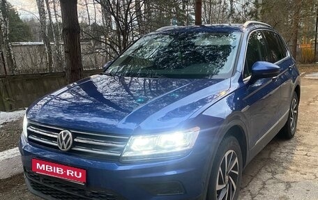 Volkswagen Tiguan II, 2018 год, 2 150 000 рублей, 2 фотография