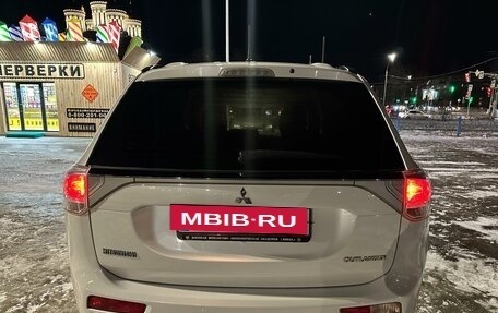 Mitsubishi Outlander III рестайлинг 3, 2012 год, 1 450 000 рублей, 9 фотография