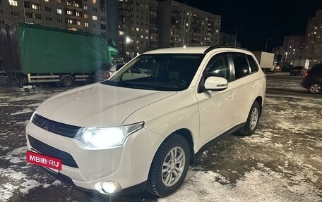 Mitsubishi Outlander III рестайлинг 3, 2012 год, 1 450 000 рублей, 4 фотография