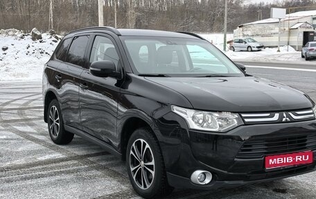 Mitsubishi Outlander III рестайлинг 3, 2013 год, 1 810 000 рублей, 1 фотография