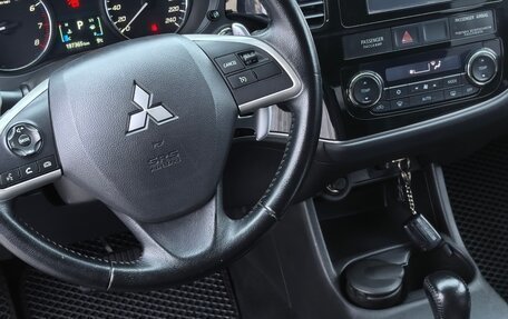 Mitsubishi Outlander III рестайлинг 3, 2013 год, 1 810 000 рублей, 9 фотография