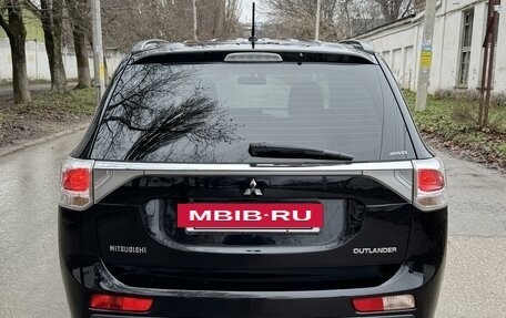 Mitsubishi Outlander III рестайлинг 3, 2013 год, 1 830 000 рублей, 3 фотография