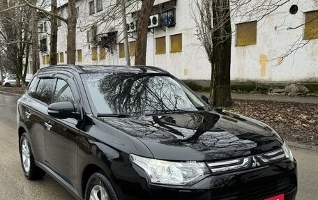 Mitsubishi Outlander III рестайлинг 3, 2013 год, 1 830 000 рублей, 5 фотография