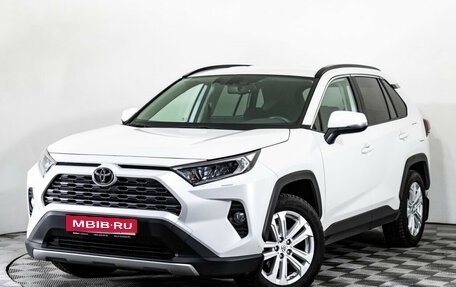 Toyota RAV4, 2021 год, 3 299 000 рублей, 1 фотография