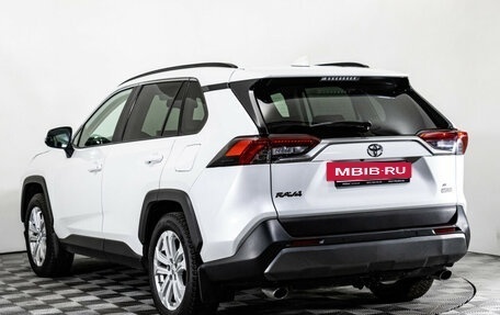 Toyota RAV4, 2021 год, 3 299 000 рублей, 7 фотография