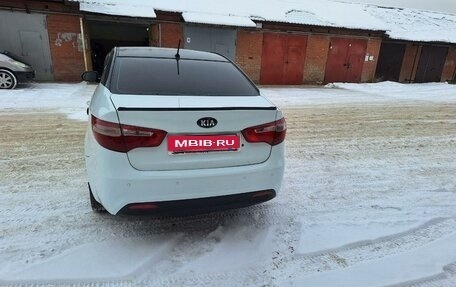 KIA Rio III рестайлинг, 2013 год, 800 000 рублей, 2 фотография