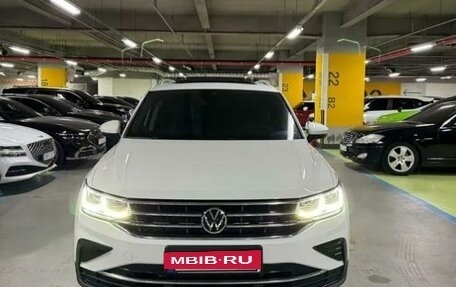 Volkswagen Tiguan II, 2021 год, 3 100 411 рублей, 4 фотография