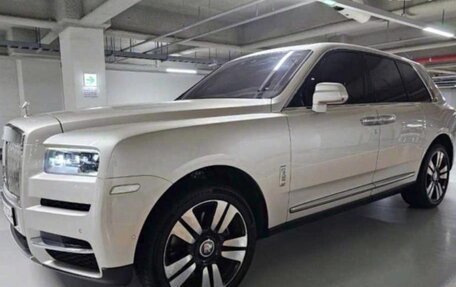 Rolls-Royce Cullinan, 2020 год, 28 000 412 рублей, 2 фотография