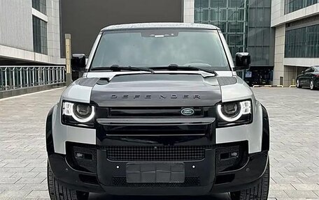 Land Rover Defender II, 2022 год, 8 310 000 рублей, 3 фотография