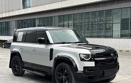 Land Rover Defender II, 2022 год, 8 310 000 рублей, 2 фотография