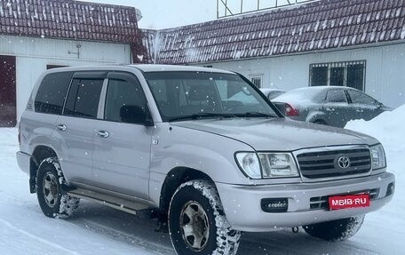 Toyota Land Cruiser 100 рестайлинг 2, 2003 год, 1 600 000 рублей, 1 фотография