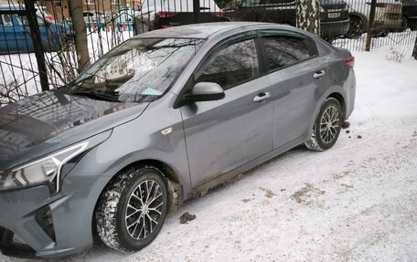 KIA Rio IV, 2020 год, 1 550 000 рублей, 4 фотография