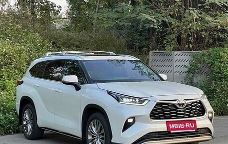 Toyota Highlander, 2022 год, 3 фотография