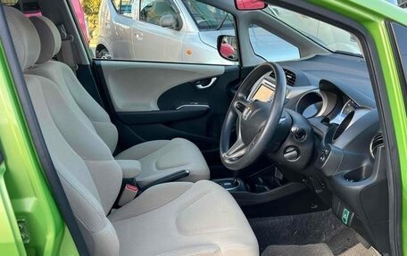 Honda Fit III, 2011 год, 760 000 рублей, 26 фотография