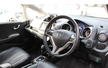 Honda Fit III, 2010 год, 785 000 рублей, 10 фотография