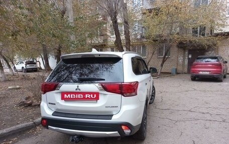 Mitsubishi Outlander III рестайлинг 3, 2016 год, 1 850 000 рублей, 16 фотография