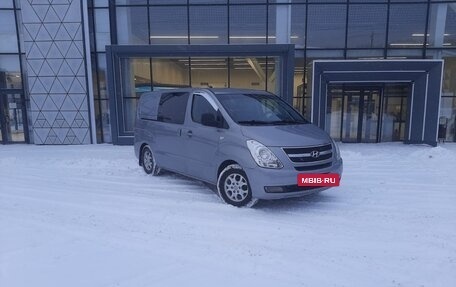 Hyundai Grand Starex Grand Starex I рестайлинг 2, 2011 год, 1 300 000 рублей, 2 фотография