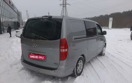 Hyundai Grand Starex Grand Starex I рестайлинг 2, 2011 год, 1 300 000 рублей, 8 фотография