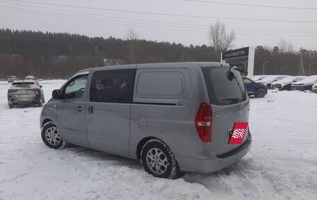 Hyundai Grand Starex Grand Starex I рестайлинг 2, 2011 год, 1 300 000 рублей, 6 фотография