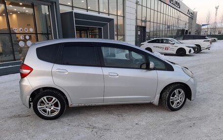 Honda Fit III, 2011 год, 830 000 рублей, 10 фотография