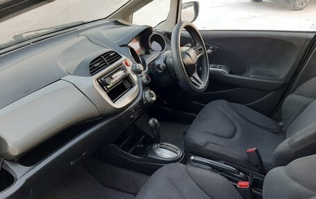 Honda Fit III, 2011 год, 830 000 рублей, 18 фотография