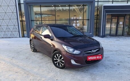 Hyundai Solaris II рестайлинг, 2013 год, 770 000 рублей, 2 фотография