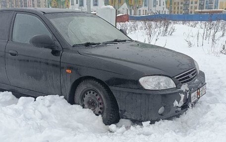 KIA Sephia II, 2001 год, 140 000 рублей, 3 фотография