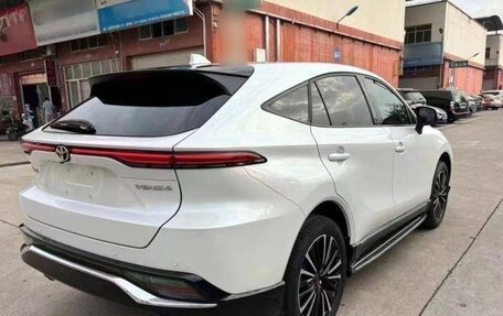 Toyota Venza, 2022 год, 3 190 000 рублей, 4 фотография