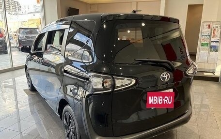 Toyota Sienta II, 2021 год, 1 283 000 рублей, 17 фотография