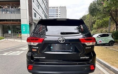 Toyota Highlander III, 2021 год, 3 750 000 рублей, 6 фотография