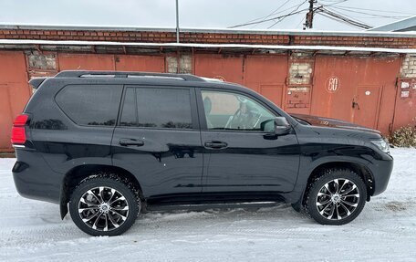 Toyota Land Cruiser Prado 150 рестайлинг 2, 2019 год, 5 200 000 рублей, 2 фотография