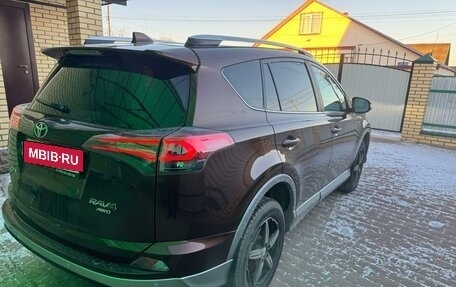 Toyota RAV4, 2017 год, 3 350 000 рублей, 2 фотография