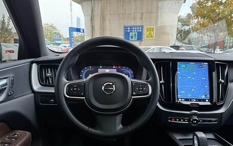 Volvo XC60 II, 2022 год, 3 890 000 рублей, 10 фотография